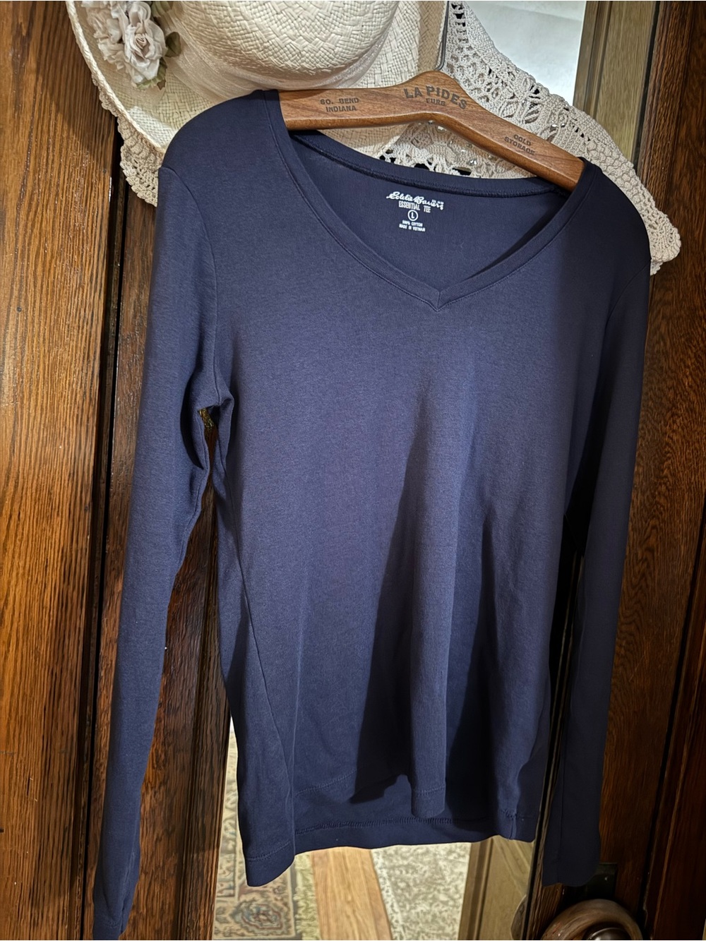 Eddie Bauer Women's Navy V-Neck Long Sleeve Tee 100% Cotton soft